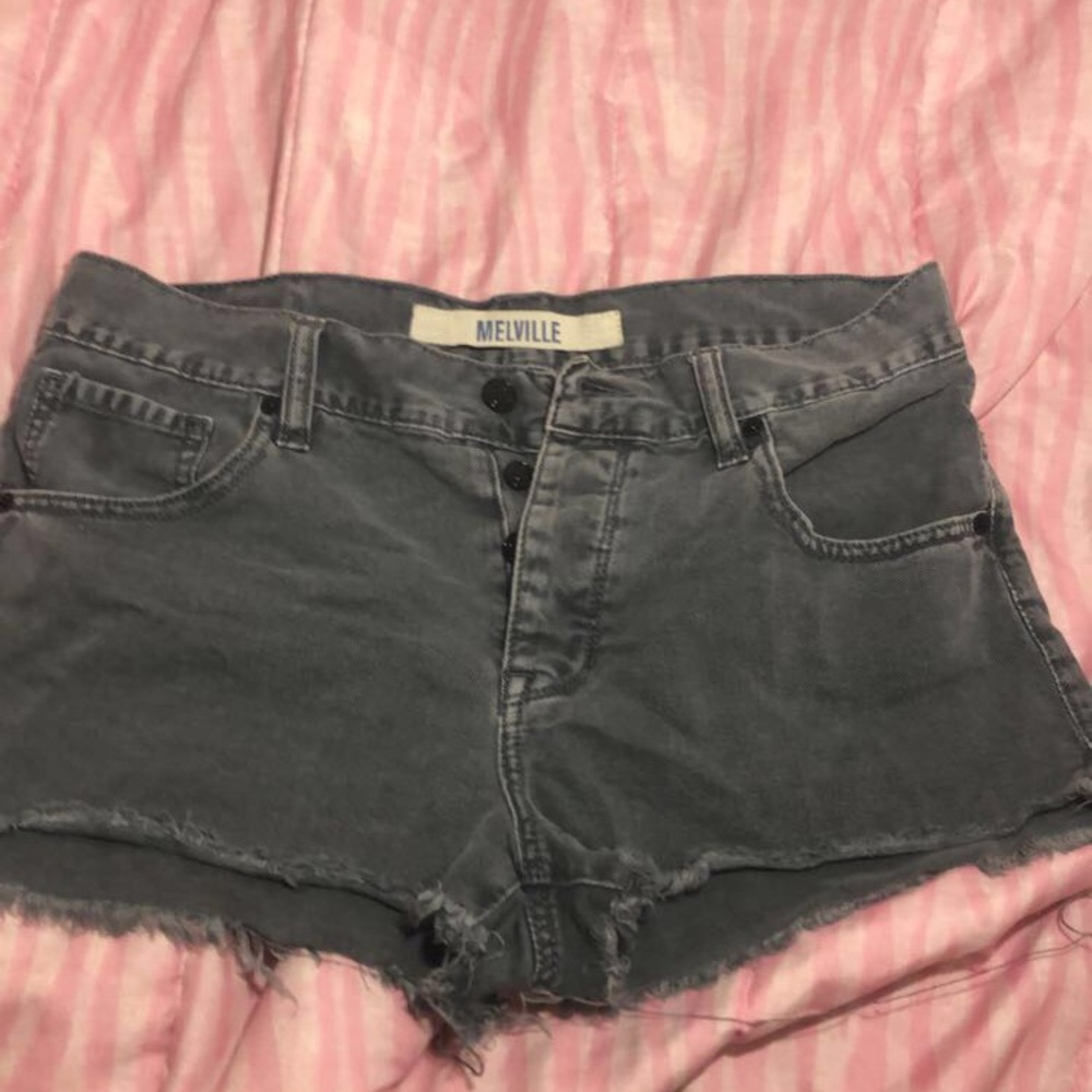 Brandy Melville High-Waisted Shorts - Picture 3 of 4
